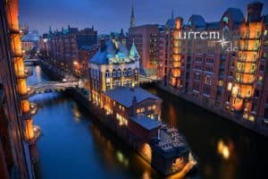 Hansestadt Hamburg: Hamburg Sehensw&uuml;rdigkeiten sind vielseitig, wie bspw. die historische Speicherstadt oder die modernen HafenCity-Attraktionen.