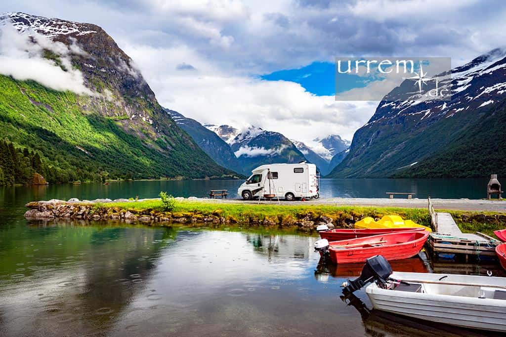 Packliste Wohnmobile u. Van - Jetzt Ihre nächste Reise planen! 17 Wenn die Reiselust u. Camping ruft und Sie alles hinter sich lassen wollen: Der Van ist unbezahlbar. Also: Alles rein mit der "Packliste Wohnmobile"!