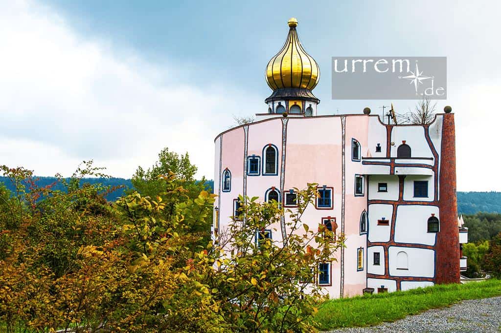 Die Wellness Therme Bad Blumau wurde im Design Hundertwasser angefertigt Die Wellness Therme Bad Blumau wurde im Design Hundertwasser angefertigt