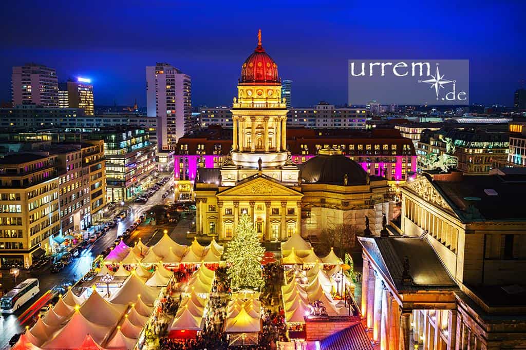 Der Weihnachtsmarkt in Berlin gehört sicherlich zu den schönsten Weihnachtsmärkten Deutschlands. Hier auf dem Gendarmenmarkt mit Dom.